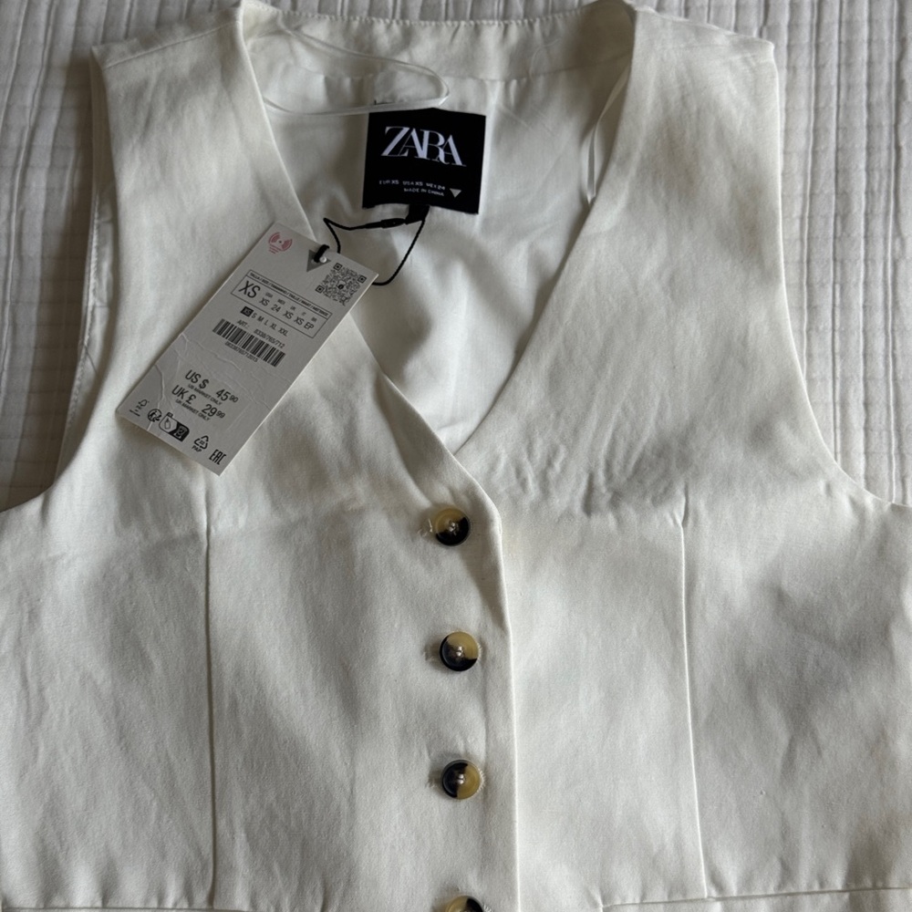 Ivory Buttoned Vest - Picture 2 of 4